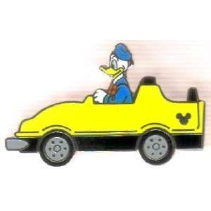  Donald Duck Driving A Car 