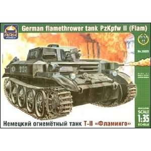   II WWII German Flamethrower Tank w/7.92mm Machine Gu Toys & Games