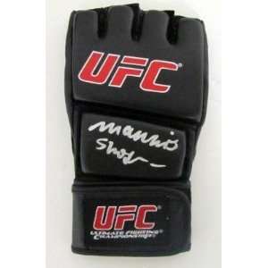   Shogun Rua Autographed UFC MMA Glove SI   Autographed UFC Gloves