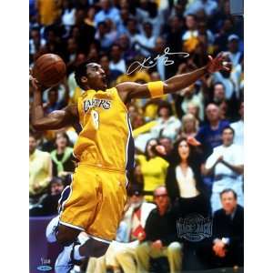 Kobe Bryant Signed 16x20 Lakers 2001 NBA Finals UDA  