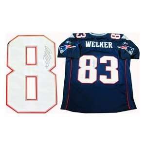  Wes Welker Autographed New England Patriots Jersey: Sports 