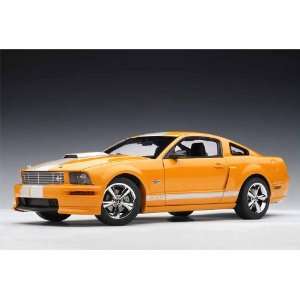  2007 Ford Mustang GT Coupe 1/18 Metallic Orange: Toys 