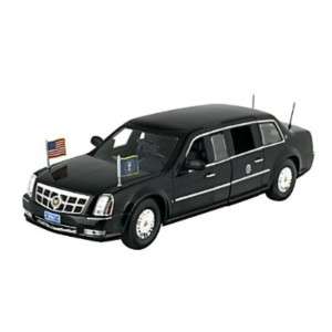 2009 CADILLAC DTS OBAMA PRESIDENTIAL LIMO 1/43 DIECAST  