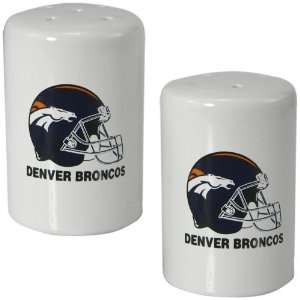  Denver Broncos Ceramic Salt & Pepper Shaker Set: Sports 