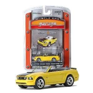   2006 Ford Mustang GT (Custom)   Series 2 (1/64 Scale): Toys & Games
