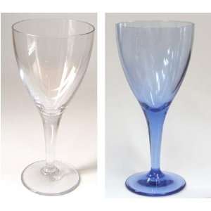  . Wine Glass in Unbreakable Polycarbonate Plastic