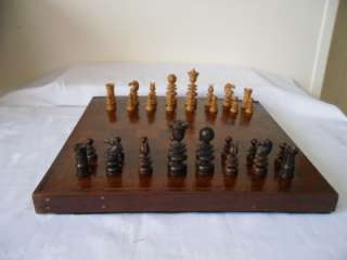 THE 32 CALVERT STYLE CHESSMEN ARE MADE FROM BOXWOOD& ROSEWOOD WITH A 