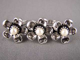 Double 2 two finger cocktail ring antiqued silver tone flower faux 