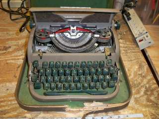 1950 Remington Quiet Riter Miracle Tab Typewriter +Case  