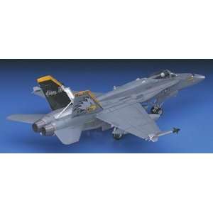    Hasegawa 1/72 F/A 18C Hornet Airplane Model Kit: Toys & Games