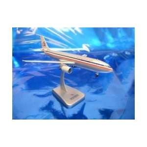   : Hogan Wings American Airlines A300 600 Model Airplane: Toys & Games