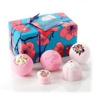  Bomb Cosmetics Sweet Heart Gift Set: Toys & Games