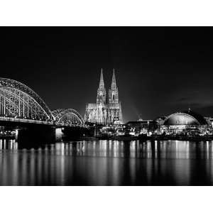 Fotografie   Köln   Kölner Dom und Rhein bei Nacht   sw  