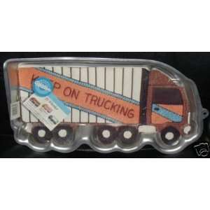 Wilton Cake Pan: 18 Wheeler Truck/Tractor Trailer/Moving Van (2105 