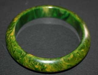 Very nice vintage chunky bakelite bangle bracelet in a swirly green 