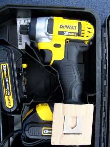 Dewalt DCF885 Cordless impact driver2 new batteries and charger like 