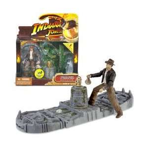    Indiana Jones Deluxe Figure Indiana Jones with Trap Toys & Games
