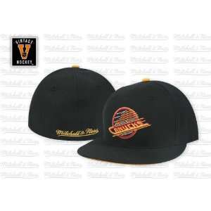 Mitchell & Ness Vancouver Canucks Vintage Fitted Hat 7 5/8  